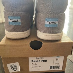 Boys TOMS shoes
